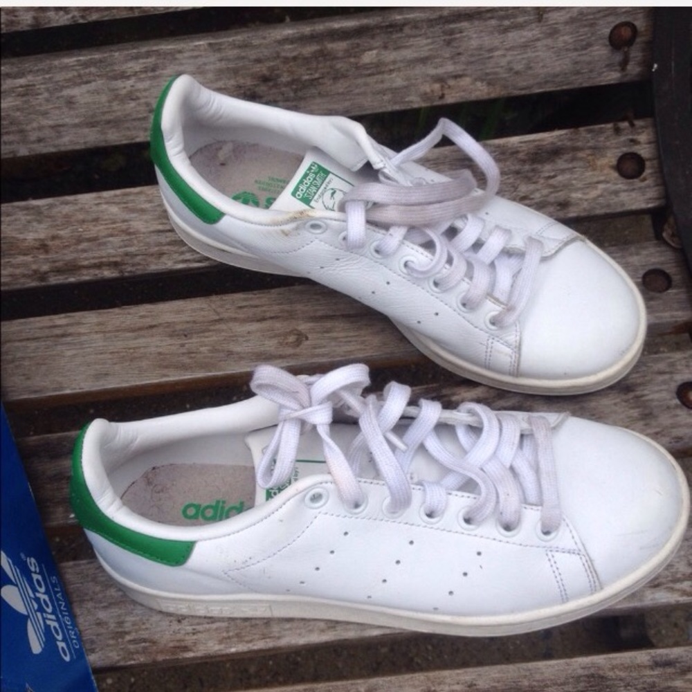 Women's 8 1/2 ADIDAS Stan Smith